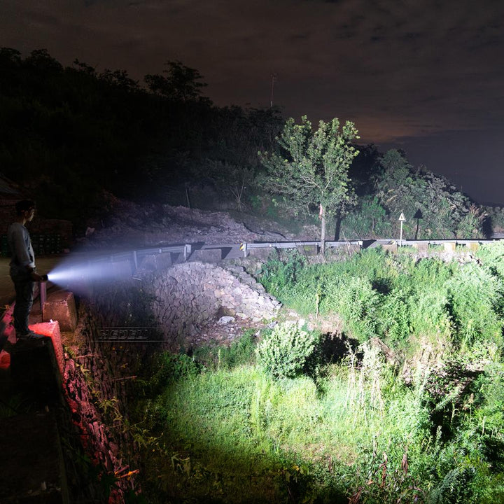 High Lumen Tactical Flashlight - Image 13